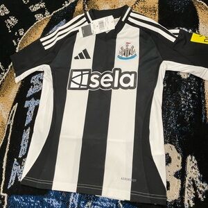 Adidas Kids Black and White Striped Soccer Jersey new castle united small